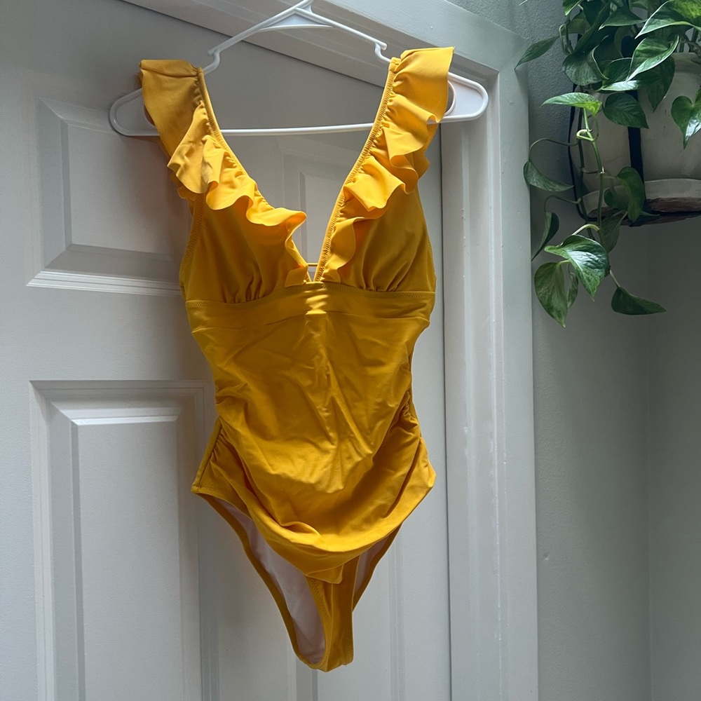 V neck ruffle bathing suit